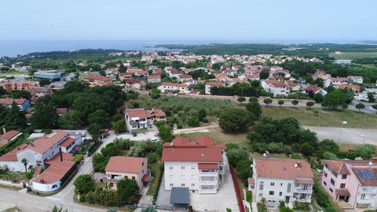 Apartments Elin Sofia Porec Exterior photo